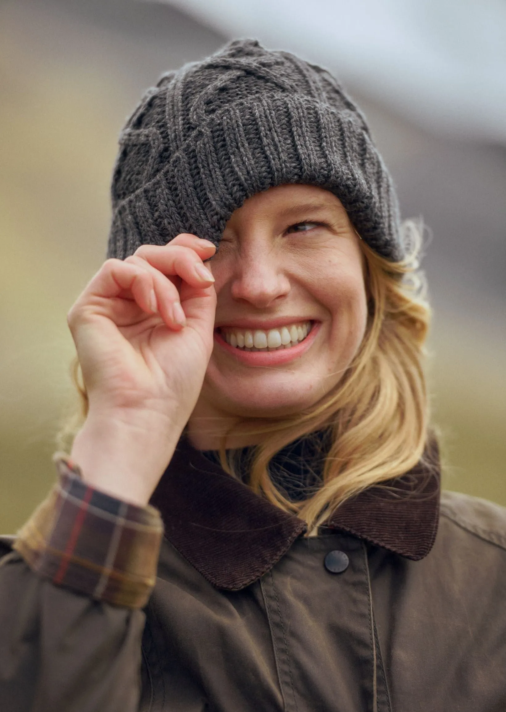 Aran Diamond Stitch Hat | Charcoal